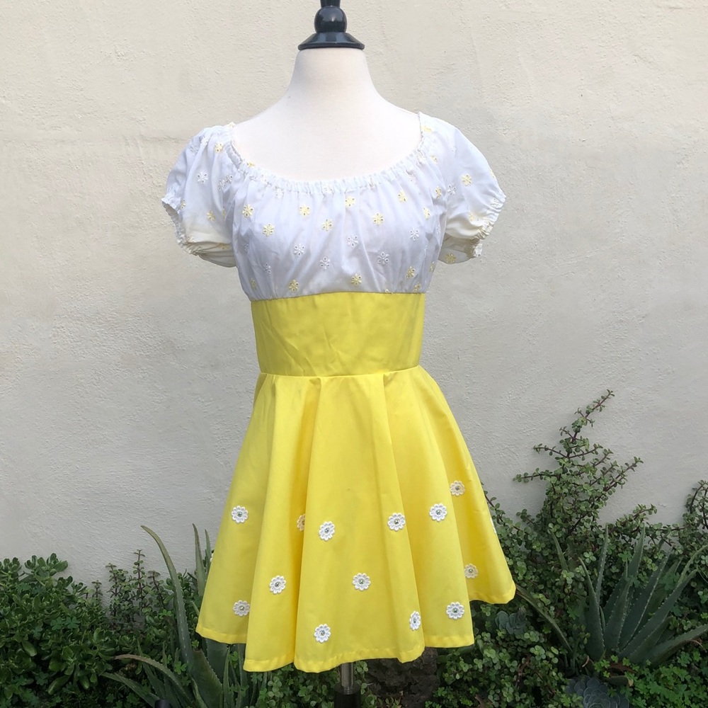 *DONATED* Adorable mini dress